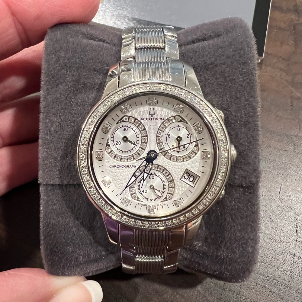 Ladies Bulova Accutron watch w/sapphire Crystal & Diamond watch.